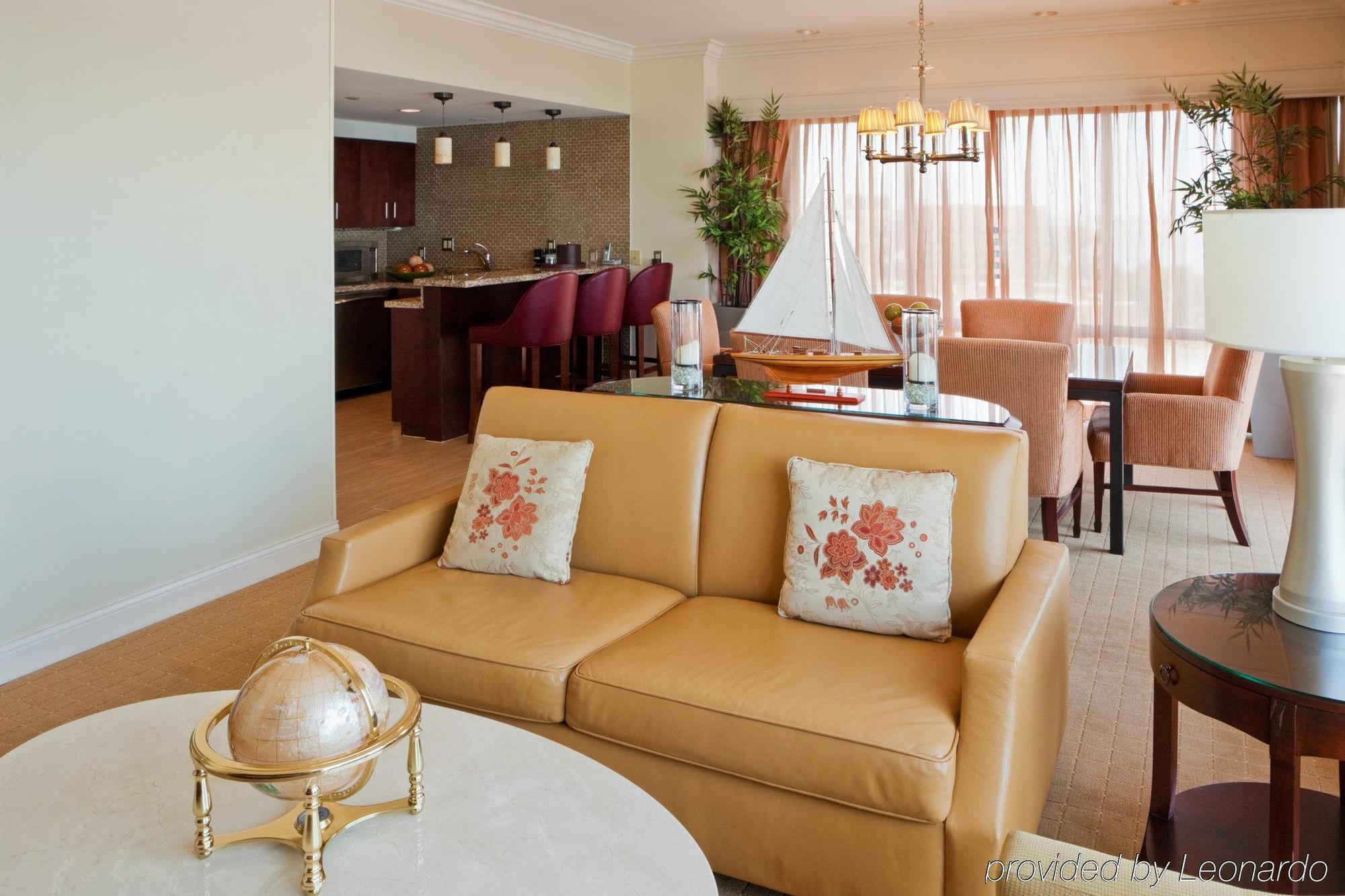Crowne Plaza Hotel Old Town Александрия Ресторан фото