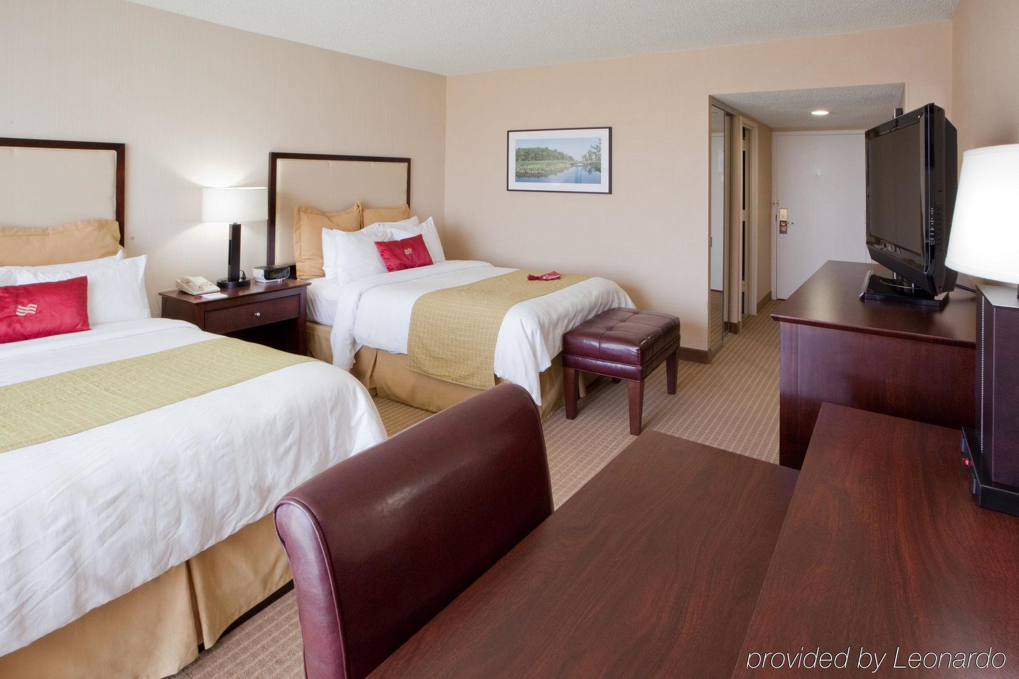 Crowne Plaza Hotel Old Town Александрия Экстерьер фото