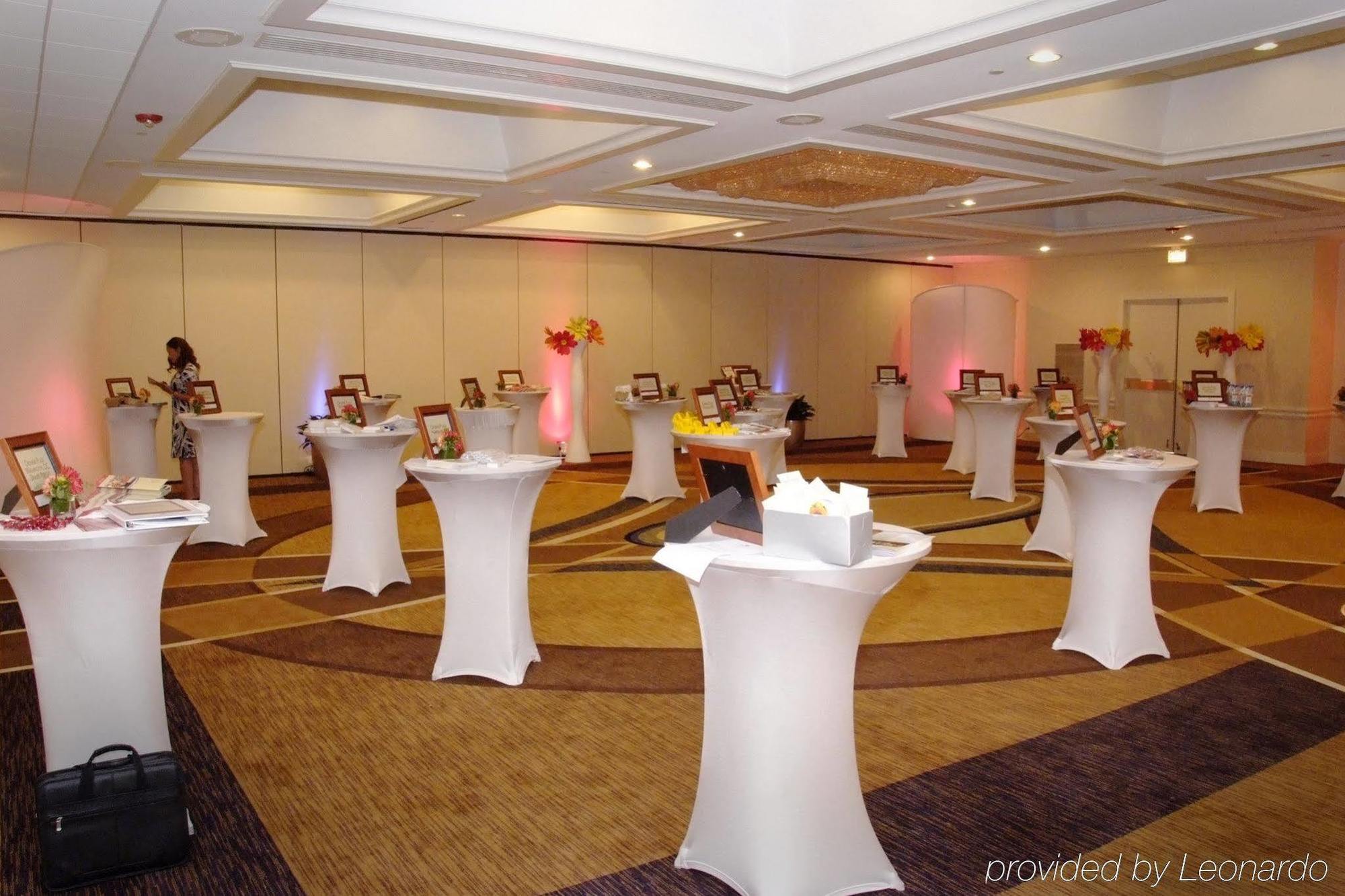 Crowne Plaza Hotel Old Town Александрия Удобства фото